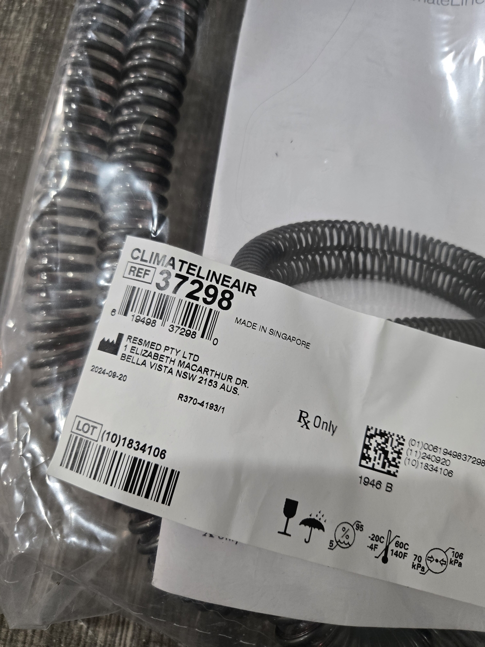 ResMed ClimateLineAir Heated Hose 37298 - Picture 2 of 3